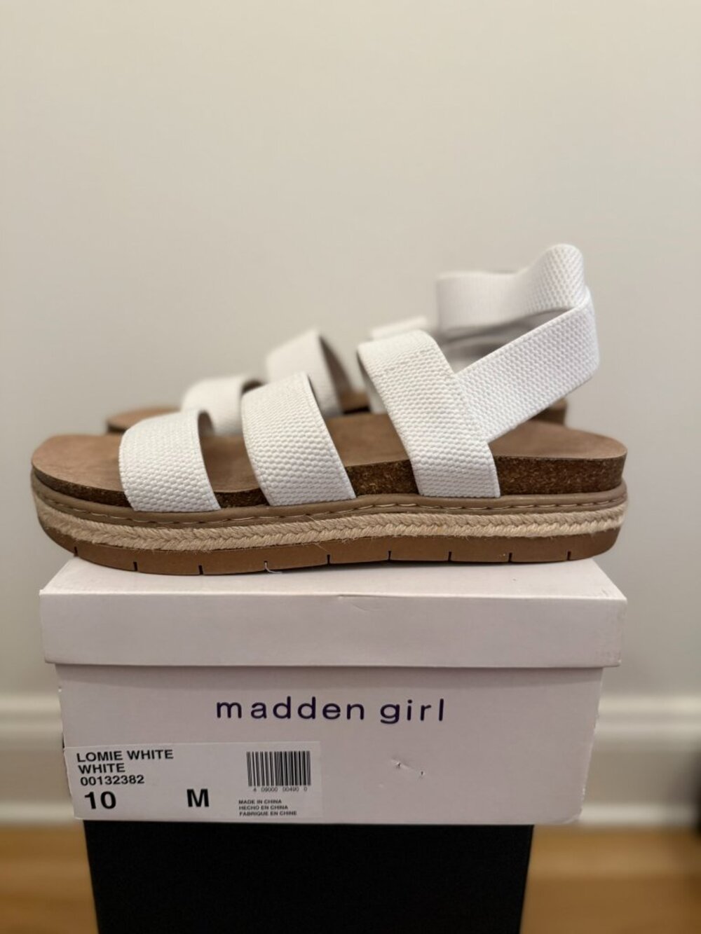 **NIB** Madden Girl Sandals Size 10 Lomie White